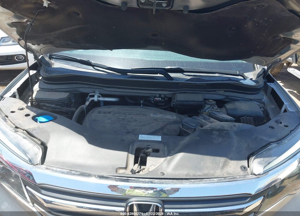 2017 HONDA PILOT VIN: 5FNYF5H5XHB028724