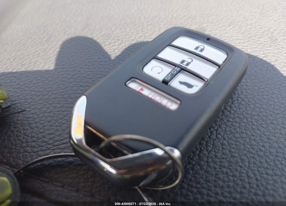 2017 HONDA PILOT VIN: 5FNYF5H5XHB028724