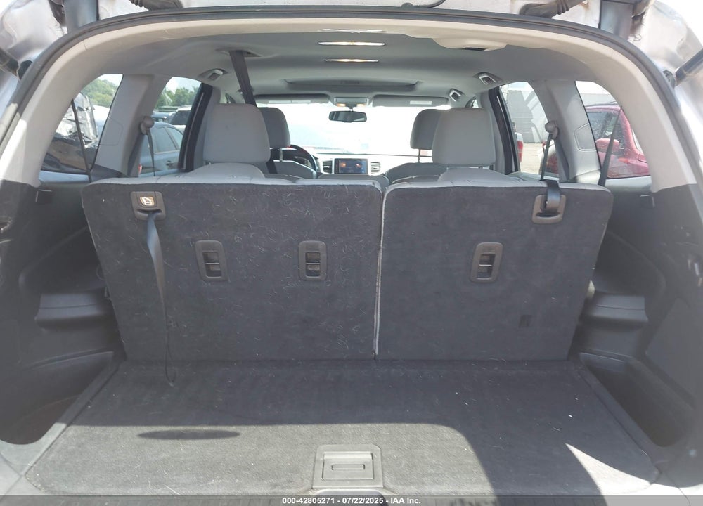 2017 HONDA PILOT VIN: 5FNYF5H5XHB028724