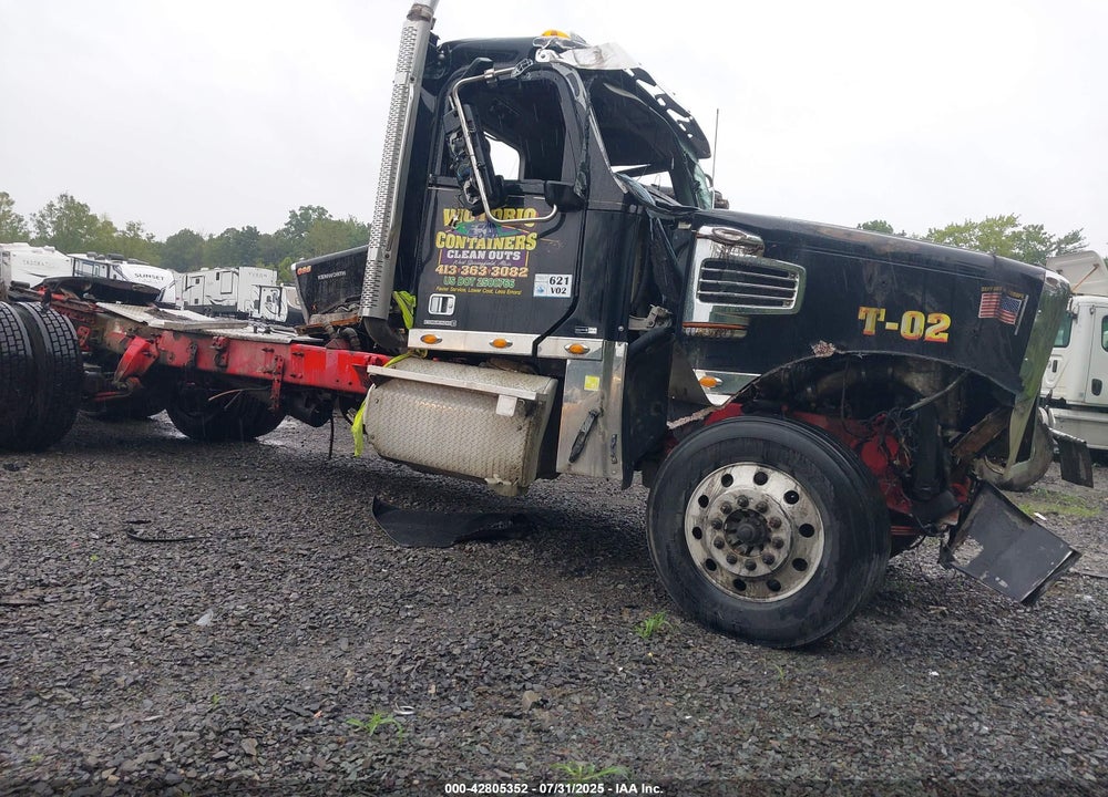 2011 FREIGHTLINER CONVENTIONAL CORONADO 122 VIN: 1FUJGPDR4BDAW3367