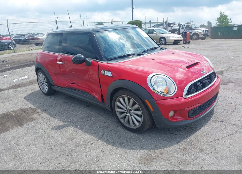 2013 MINI HARDTOP COOPER S VIN: WMWSV3C55DT389447