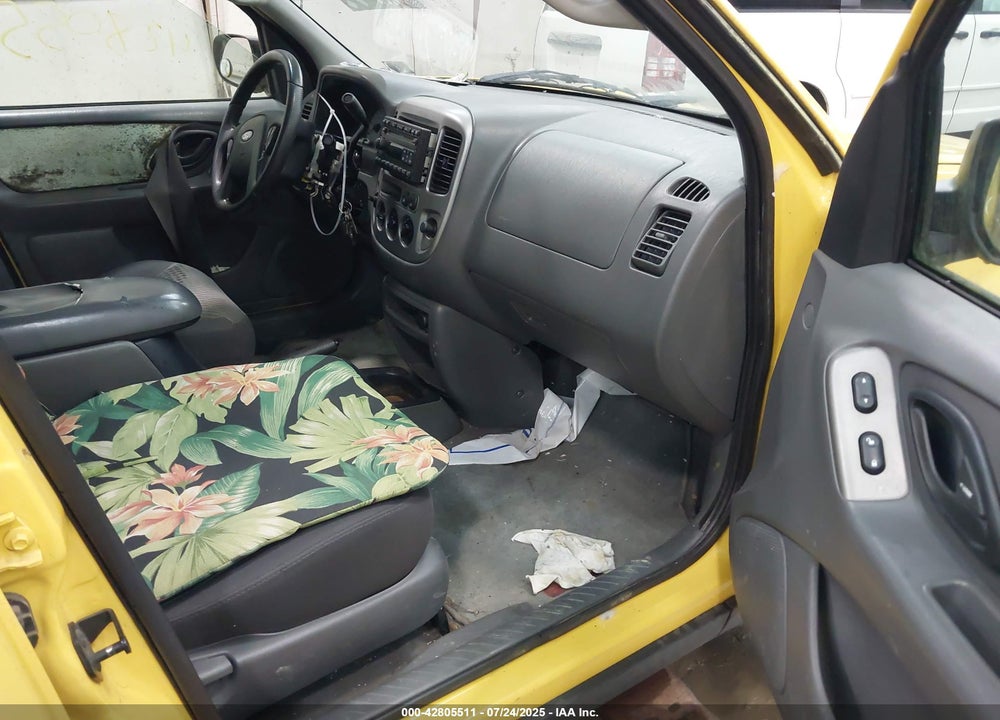 2003 FORD ESCAPE VIN: 1FMYU93113KA13036