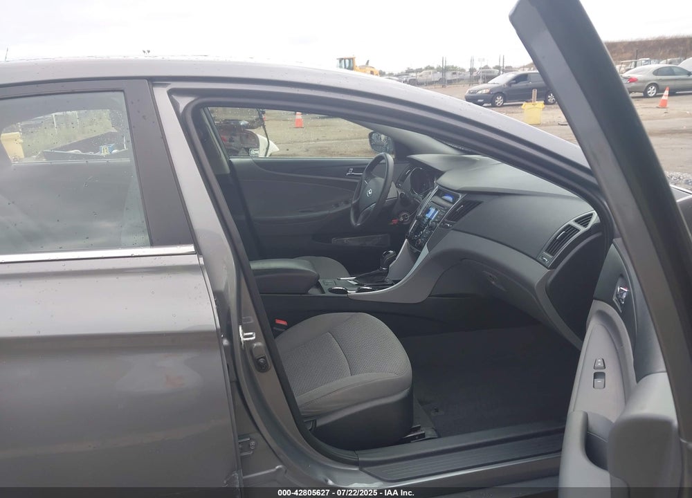 2013 HYUNDAI SONATA VIN: 5NPEB4AC0DH705678