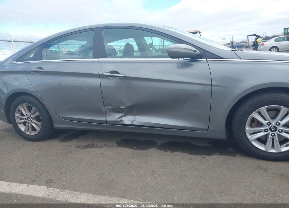 2013 HYUNDAI SONATA VIN: 5NPEB4AC0DH705678