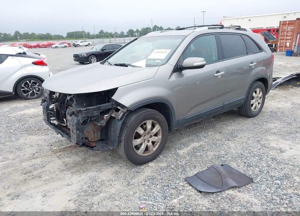2013 KIA SORENTO LX V6 VIN: 5XYKTDA24DG422991