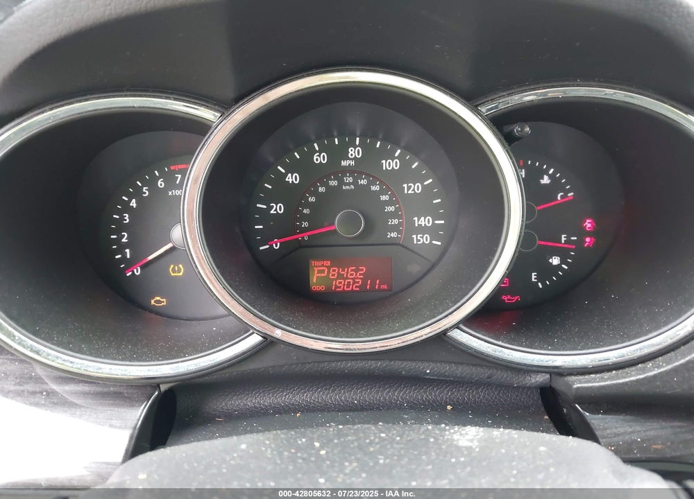 2013 KIA SORENTO LX V6 VIN: 5XYKTDA24DG422991