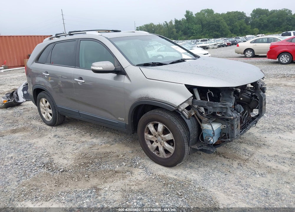 2013 KIA SORENTO LX V6 VIN: 5XYKTDA24DG422991