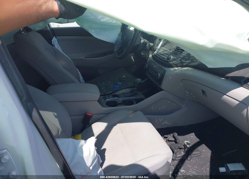 2018 HYUNDAI TUCSON VIN: KM8J23A47JU660169