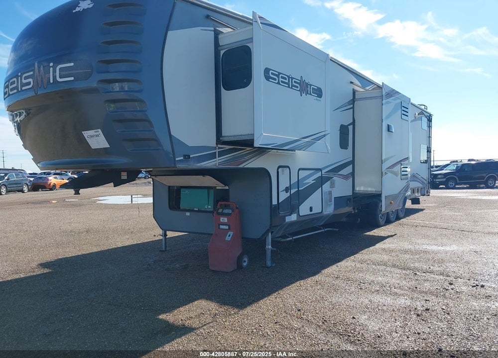 2013 JAYCO SEISMIC 40' 5TH WHEEL VIN: 1UJCJSCV7D19B0060