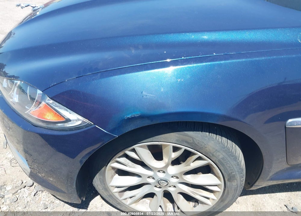 2013 JAGUAR XF VIN: SAJWA0E75D8S69469