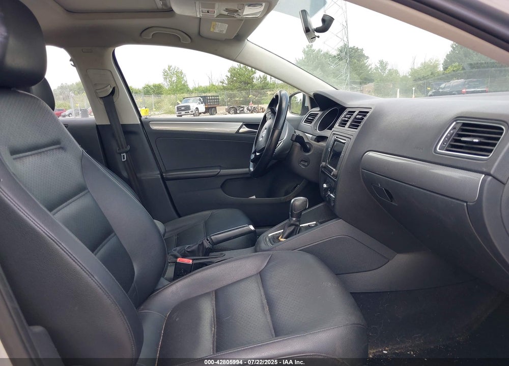 2016 VOLKSWAGEN JETTA VIN: 3VWD67AJ0GM253114