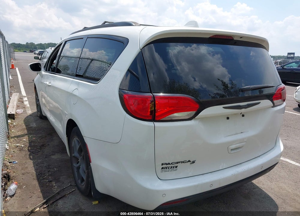 2018 CHRYSLER PACIFICA TOURING L PLUS VIN: 2C4RC1EG9JR171928