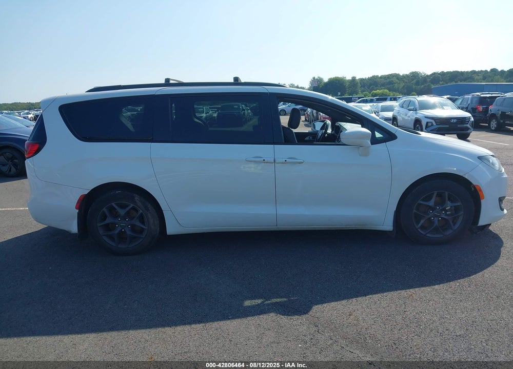 2018 CHRYSLER PACIFICA TOURING L PLUS VIN: 2C4RC1EG9JR171928