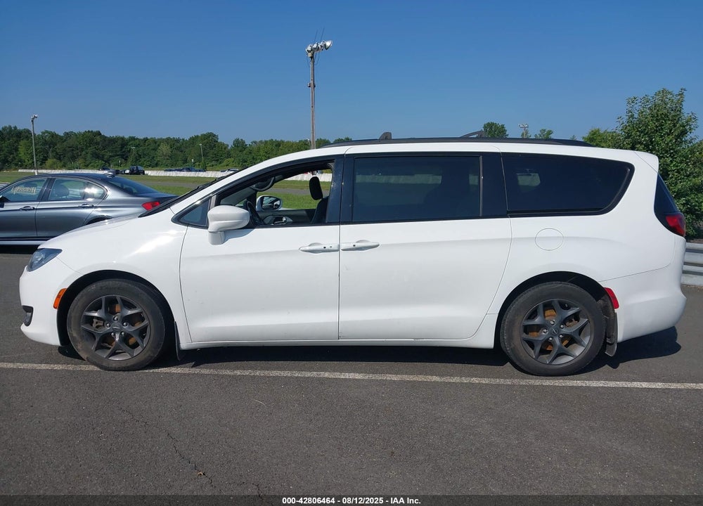 2018 CHRYSLER PACIFICA TOURING L PLUS VIN: 2C4RC1EG9JR171928