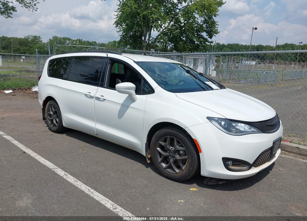 2018 CHRYSLER PACIFICA TOURING L PLUS VIN: 2C4RC1EG9JR171928