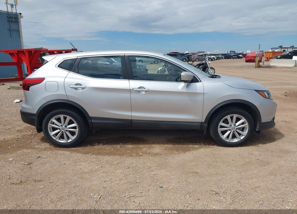 2017 NISSAN ROGUE SPORT S VIN: JN1BJ1CP3HW020064