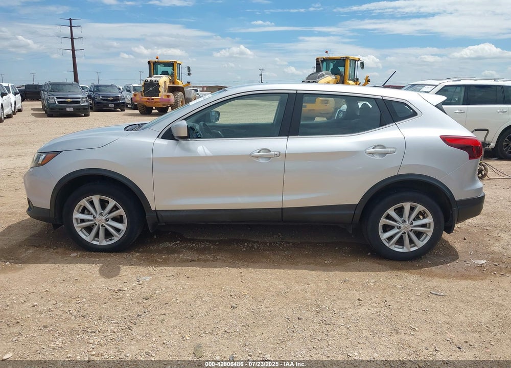 2017 NISSAN ROGUE SPORT S VIN: JN1BJ1CP3HW020064