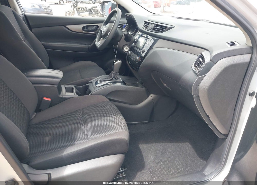 2017 NISSAN ROGUE SPORT S VIN: JN1BJ1CP3HW020064