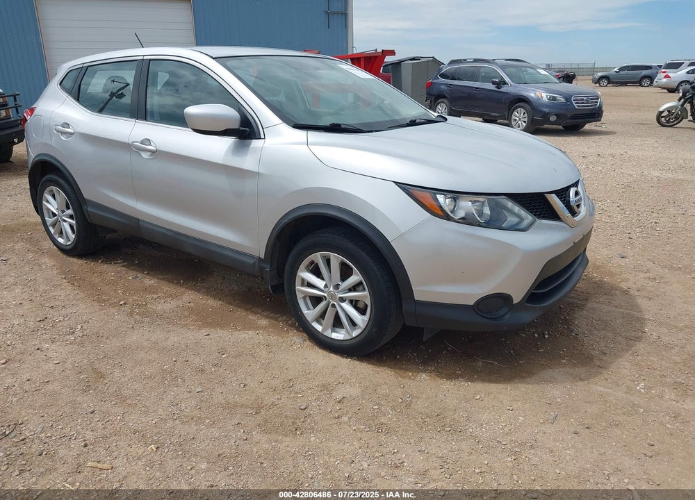 2017 NISSAN ROGUE SPORT S VIN: JN1BJ1CP3HW020064