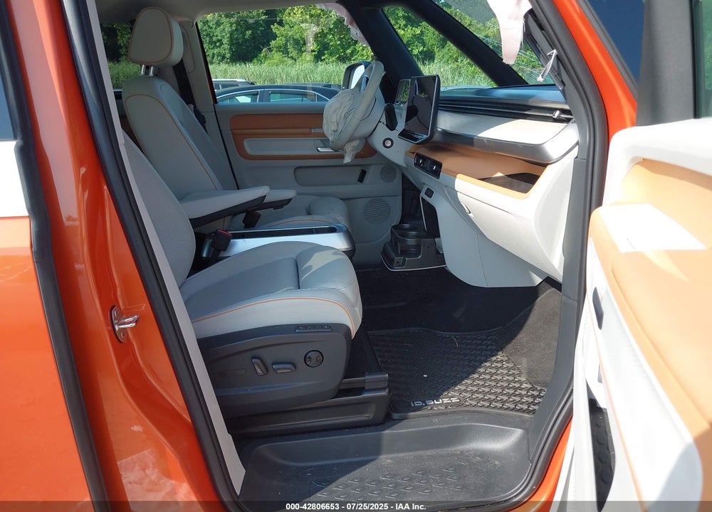 2025 VOLKSWAGEN ID. BUZZ 1ST EDITION WITH 4MOTION VIN: WVG6YVEB3SH016770