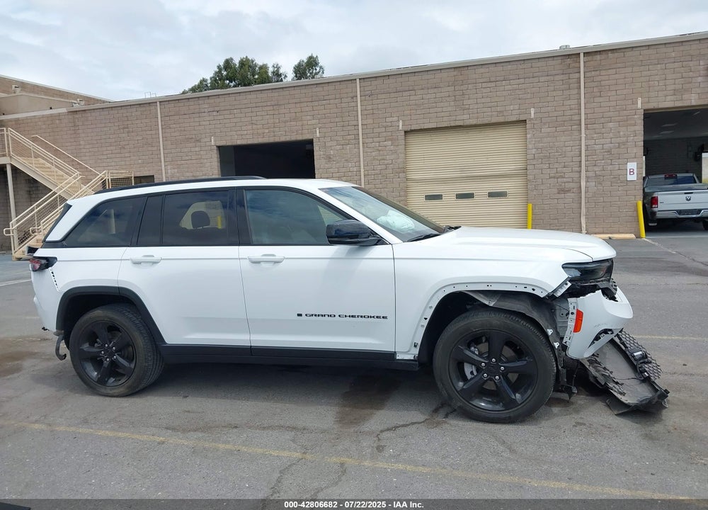 2023 JEEP GRAND CHEROKEE ALTITUDE 4X2 VIN: 1C4RJGAG1PC579257