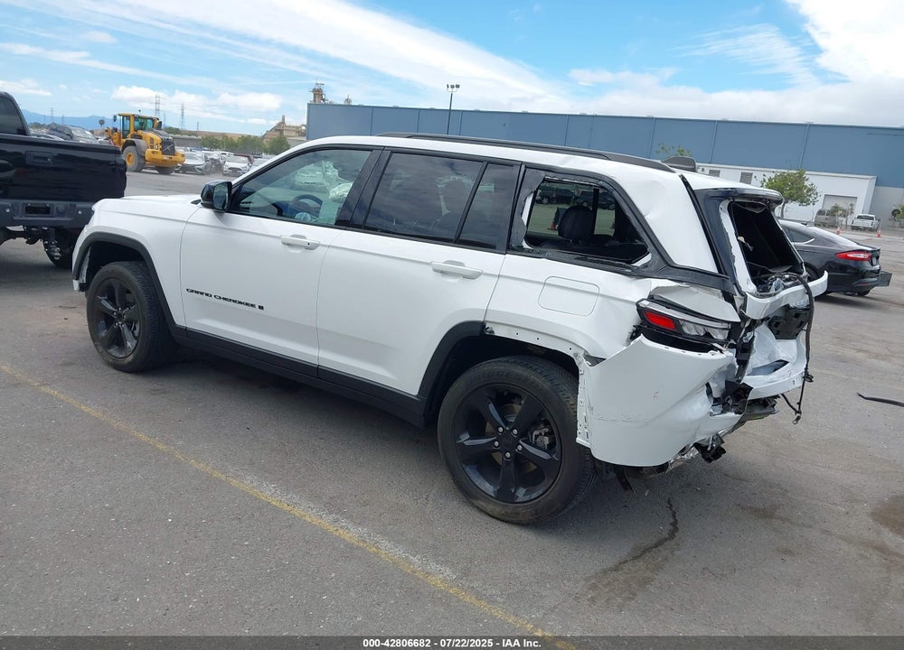 2023 JEEP GRAND CHEROKEE ALTITUDE 4X2 VIN: 1C4RJGAG1PC579257