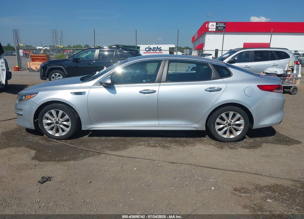 2016 KIA OPTIMA VIN: 5XXGT4L3XGG052893