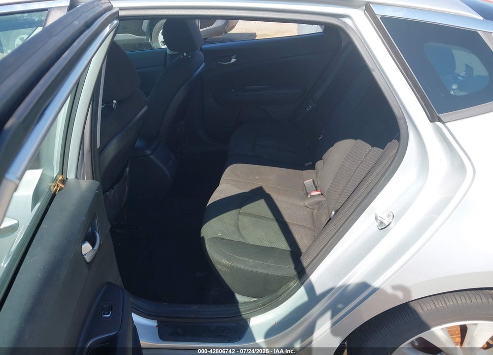 2016 KIA OPTIMA VIN: 5XXGT4L3XGG052893