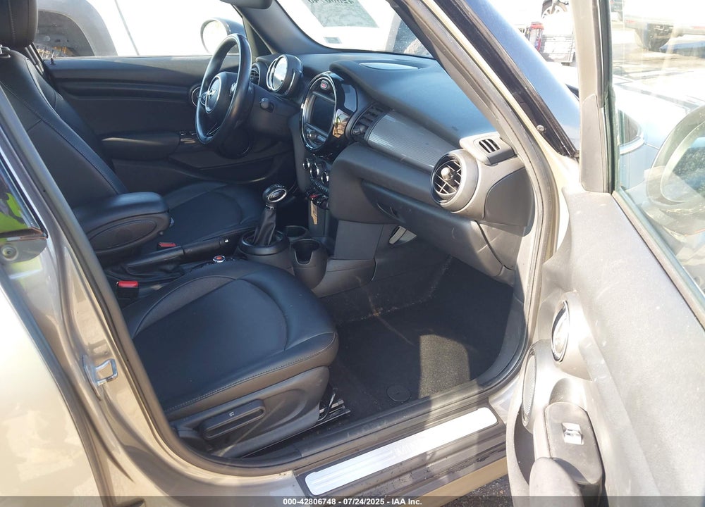 2019 MINI HARDTOP VIN: WMWXU1C58K2J02358