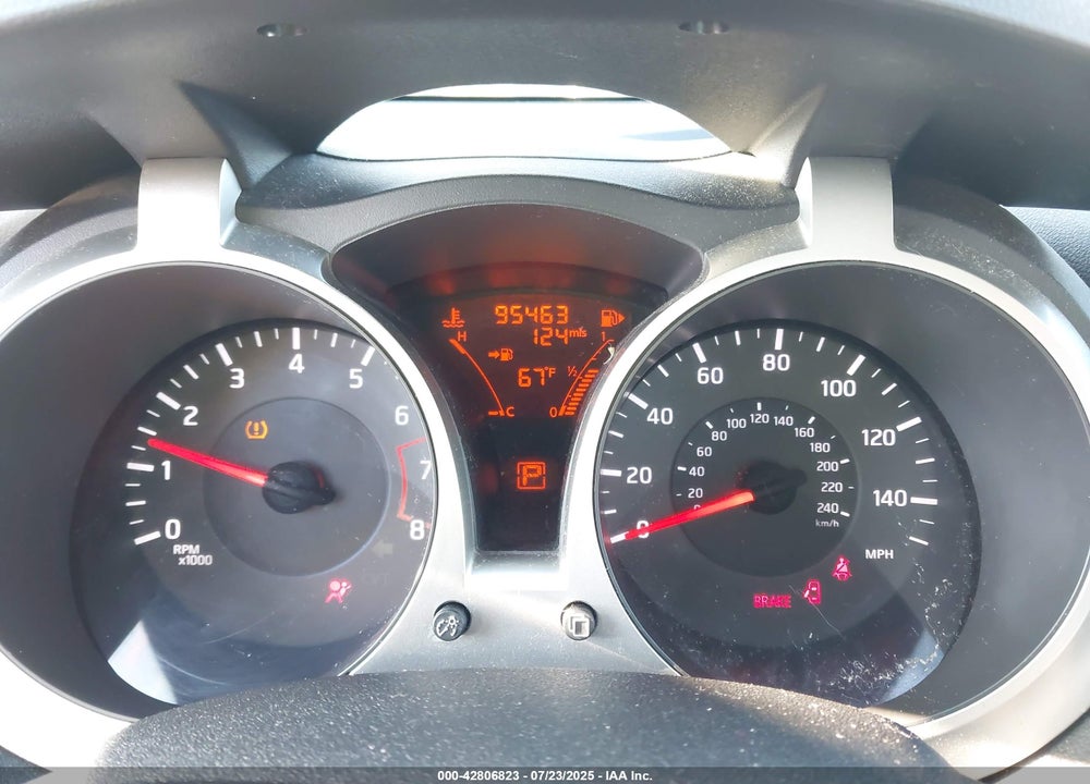 2011 NISSAN JUKE VIN: JN8AF5MV0BT027131