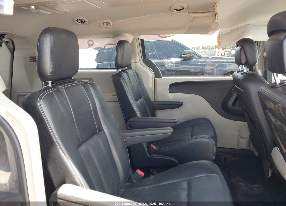 2015 CHRYSLER TOWN & COUNTRY VIN: 2C4RC1BG6FR654806