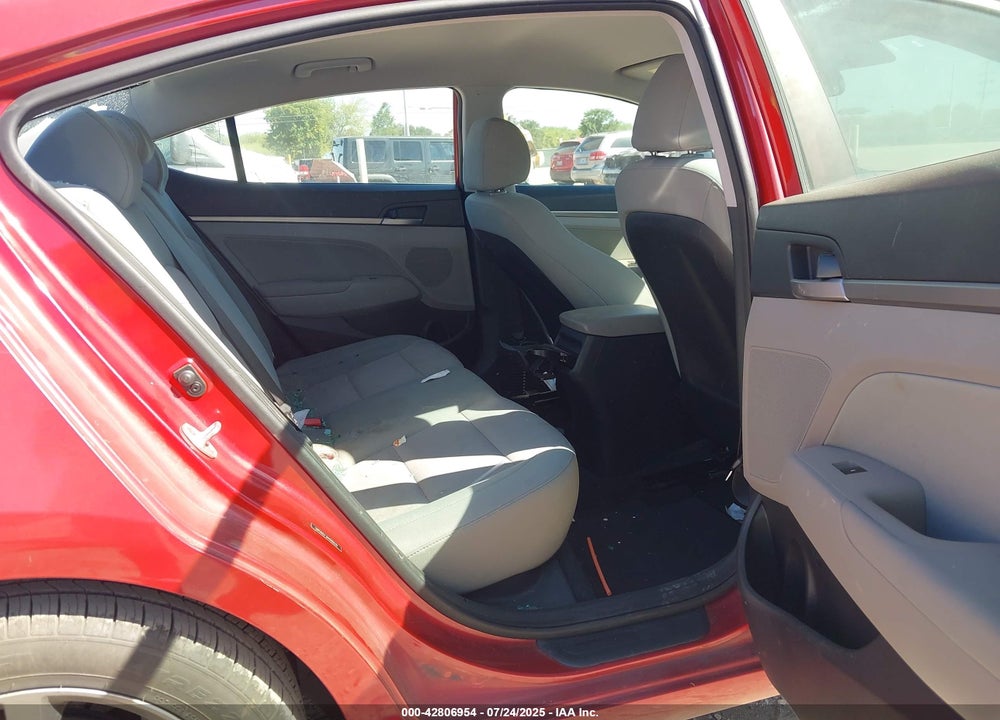 2017 HYUNDAI ELANTRA SE VIN: 5NPD84LF3HH088039