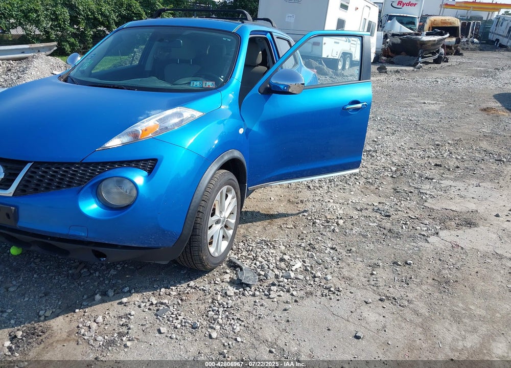 2011 NISSAN JUKE VIN: JN8AF5MV1BT010824