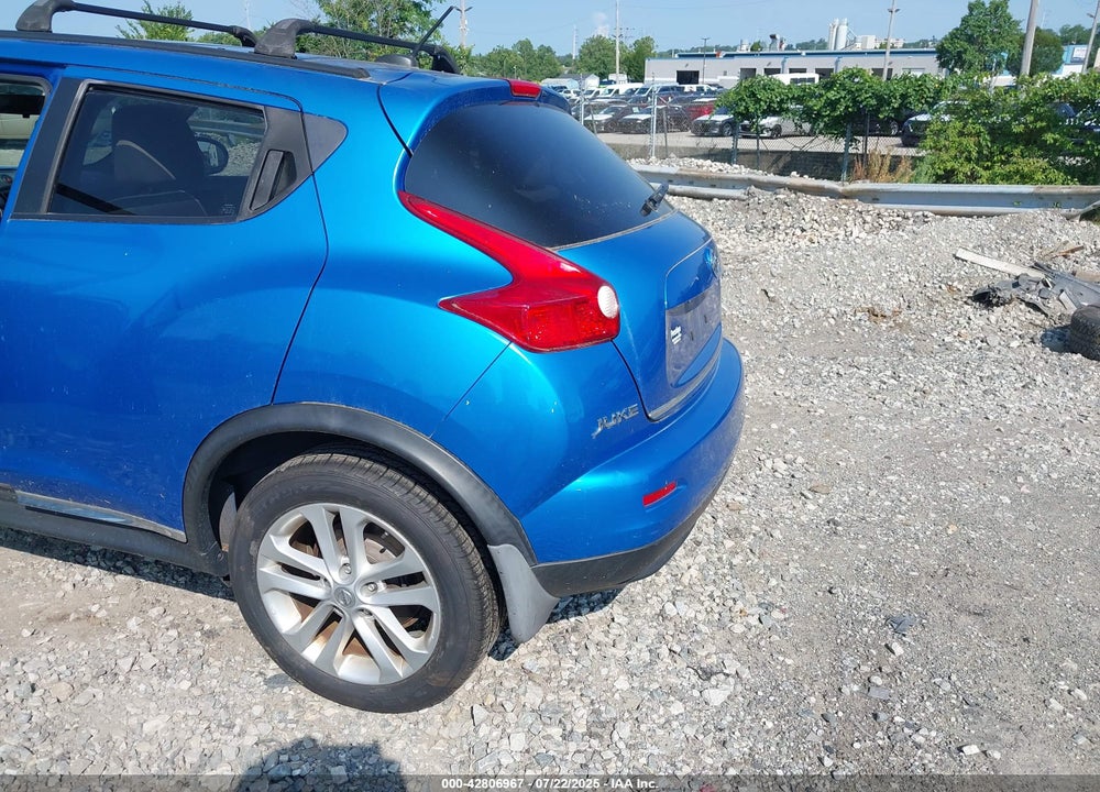 2011 NISSAN JUKE VIN: JN8AF5MV1BT010824
