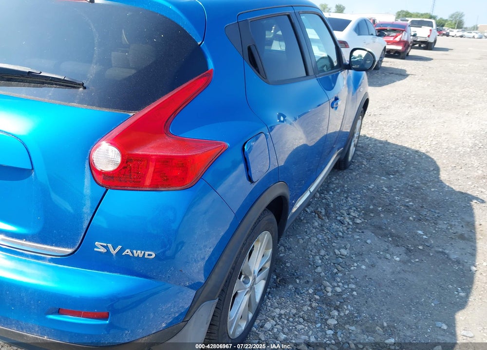 2011 NISSAN JUKE VIN: JN8AF5MV1BT010824
