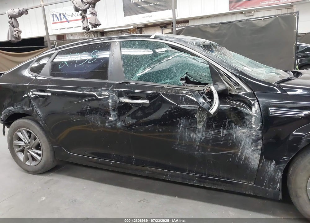 2020 KIA OPTIMA VIN: 5XXGT4L37LG401647