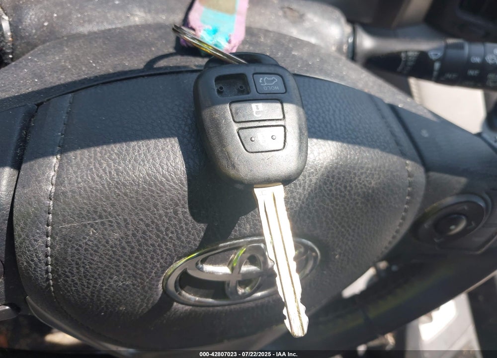 2017 TOYOTA RAV4 VIN: 2T3WFREV2HW375574