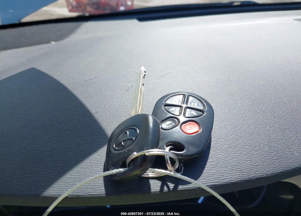 2011 TOYOTA SIENNA XLE V6 VIN: 5TDYK3DCXBS093595