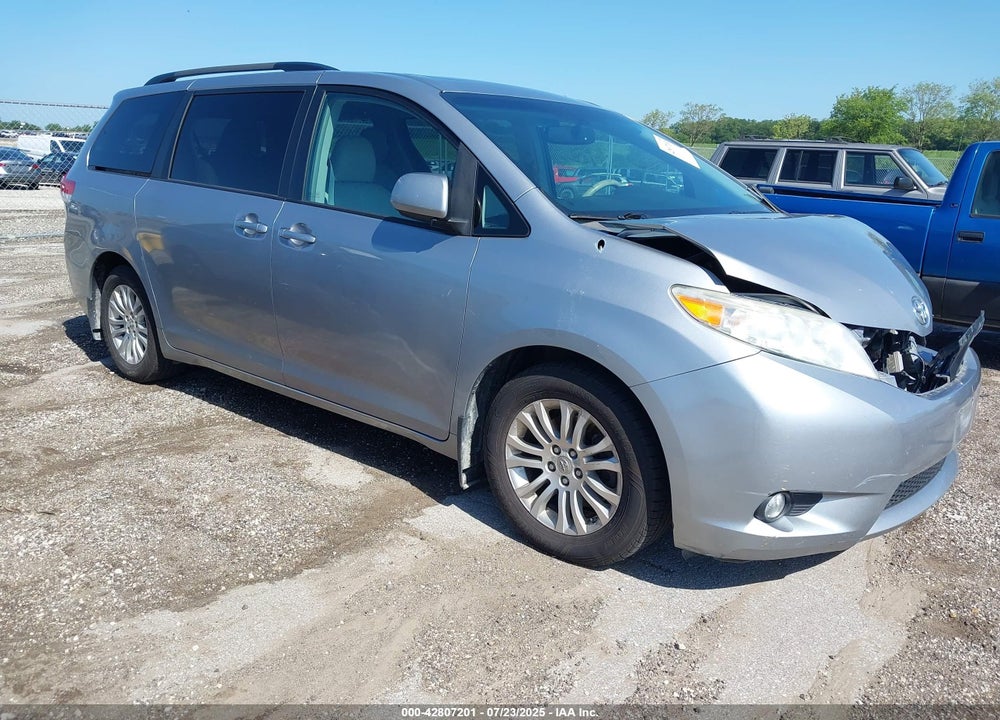 2011 TOYOTA SIENNA XLE V6 VIN: 5TDYK3DCXBS093595