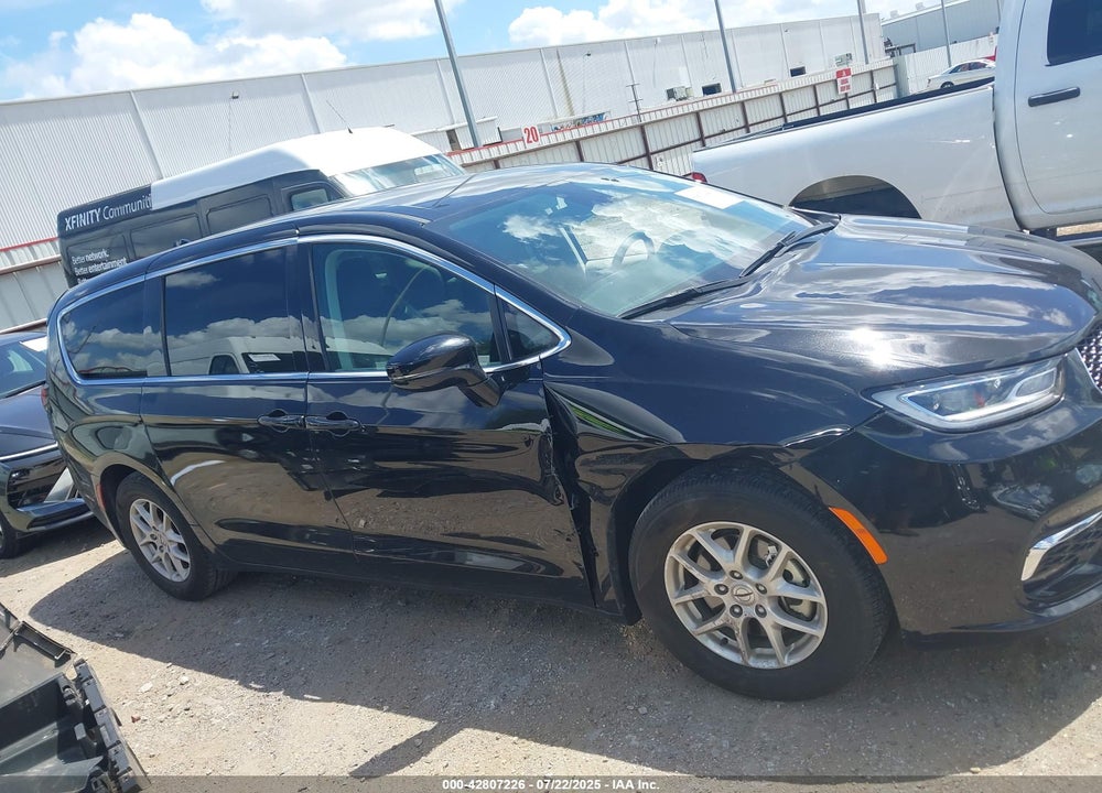2024 CHRYSLER PACIFICA TOURING L VIN: 2C4RC1BG0RR139658