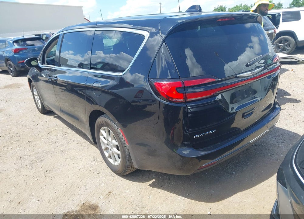 2024 CHRYSLER PACIFICA TOURING L VIN: 2C4RC1BG0RR139658
