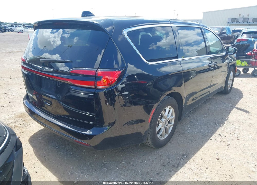 2024 CHRYSLER PACIFICA TOURING L VIN: 2C4RC1BG0RR139658