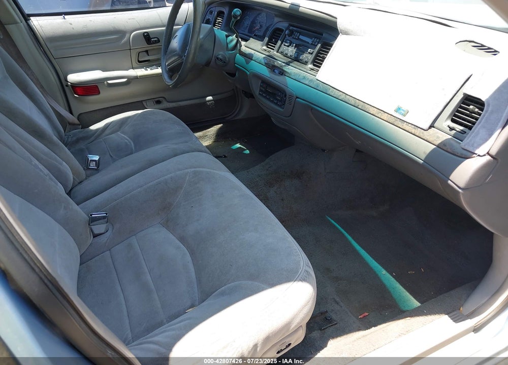 1999 FORD CROWN VICTORIA LX VIN: 2FAFP74W3XX238276