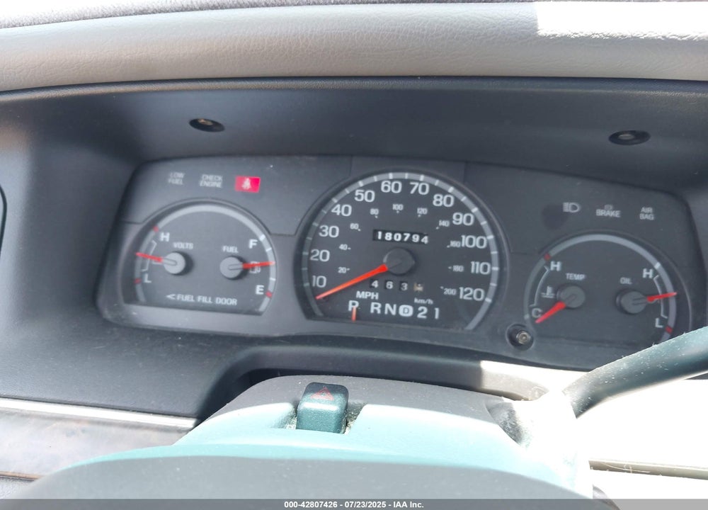 1999 FORD CROWN VICTORIA LX VIN: 2FAFP74W3XX238276