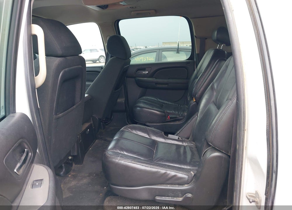 2010 CHEVROLET SUBURBAN 1500 VIN: 1GNUKHE36AR286258