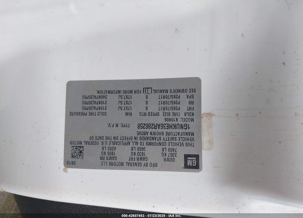 2010 CHEVROLET SUBURBAN 1500 VIN: 1GNUKHE36AR286258