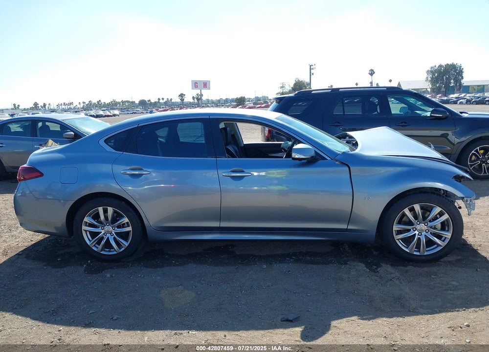 2018 INFINITI Q70 3.7 LUXE VIN: JN1BY1AP9JM180112