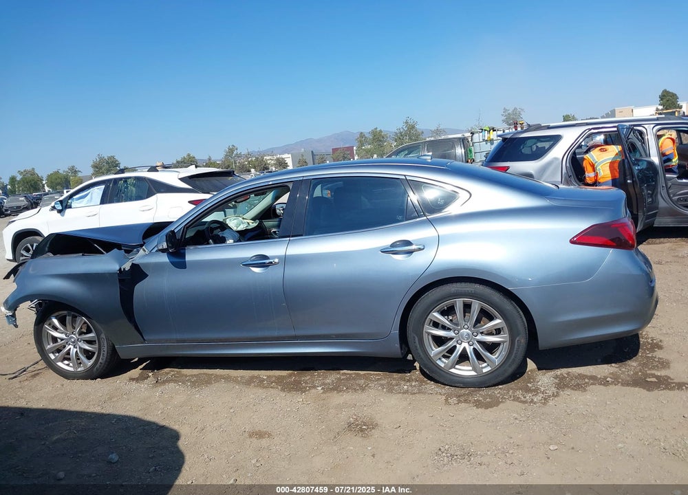 2018 INFINITI Q70 3.7 LUXE VIN: JN1BY1AP9JM180112