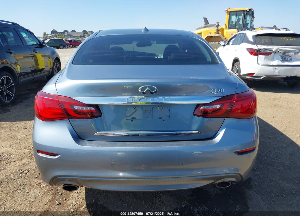 2018 INFINITI Q70 3.7 LUXE VIN: JN1BY1AP9JM180112