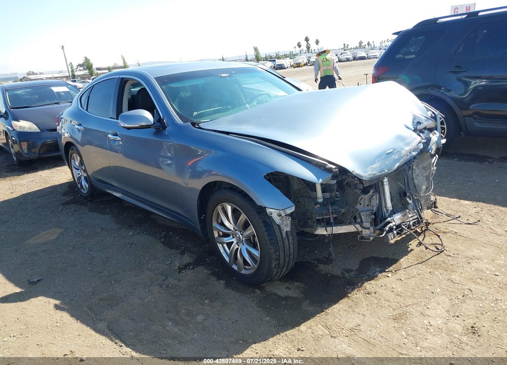 2018 INFINITI Q70 3.7 LUXE VIN: JN1BY1AP9JM180112